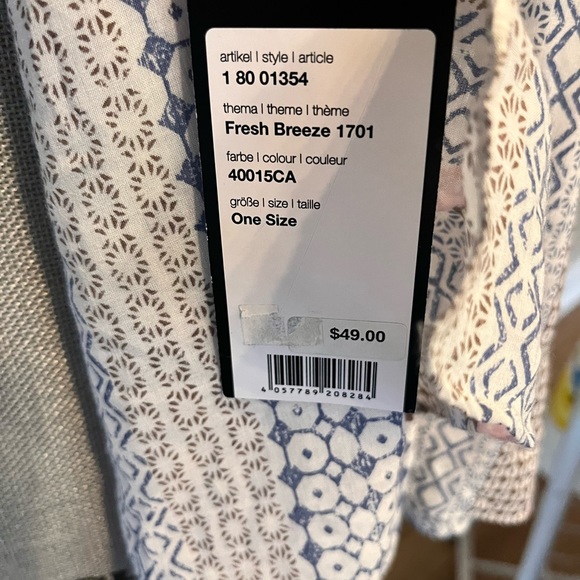 Silky (poly) scarf BNWT - Picture 2 of 6